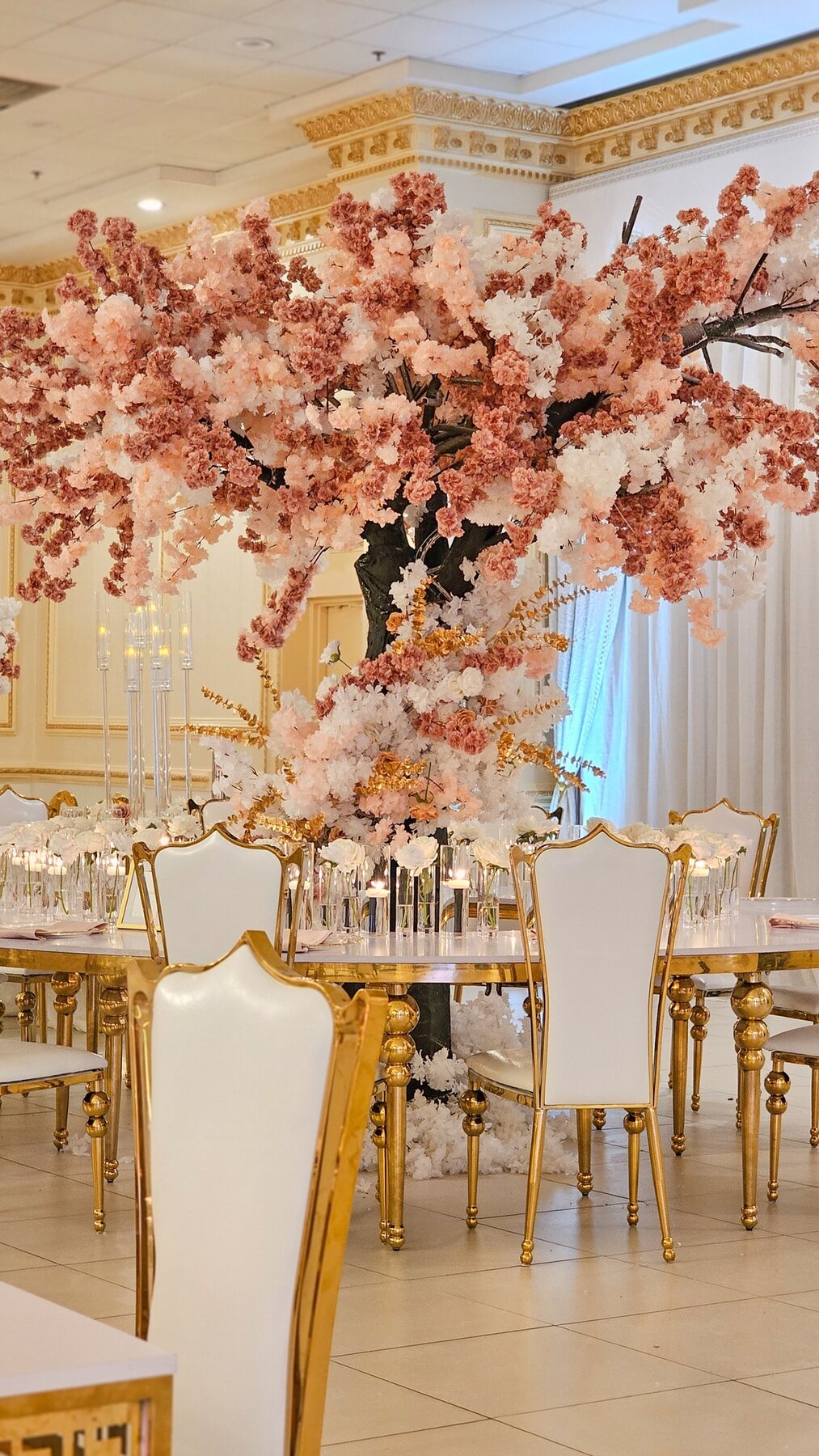 Botanical Garden Wedding by Gigi Backdrops