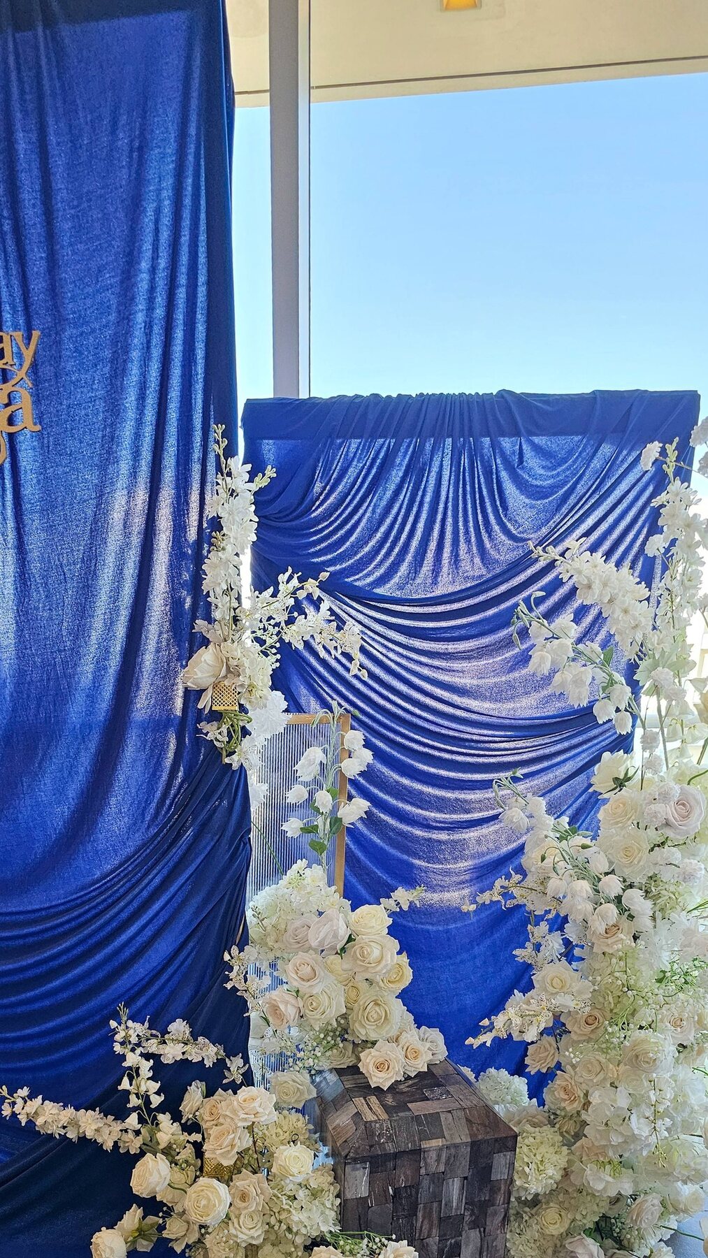 Royal Blue 40th Celebration by Gigi Backdrops