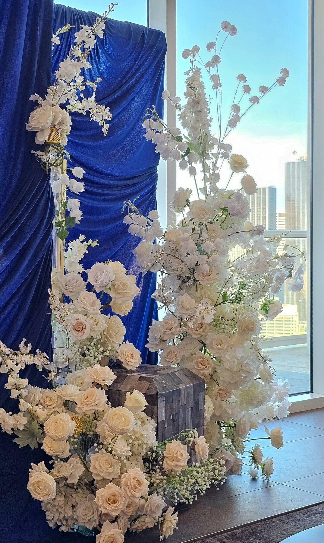 Royal Blue 40th Celebration by Gigi Backdrops